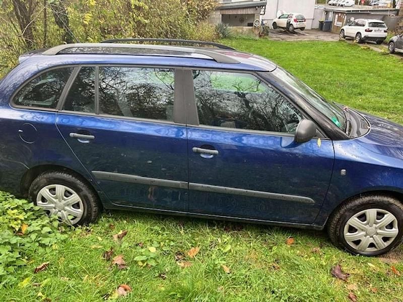 Gebraucht Skoda Fabia Classic 69 PS (50 kW) 2011 Blau Kombi