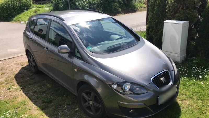 Grau Gebraucht 2014 Seat Altea XL Van / Kleinbus | 4.750 € (Fairer Preis) - Bild 1/3