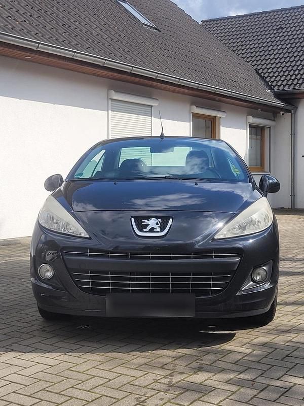 Gebraucht Peugeot 207 CC 120 PS (88 kW) 2011 Schwarz Cabrio