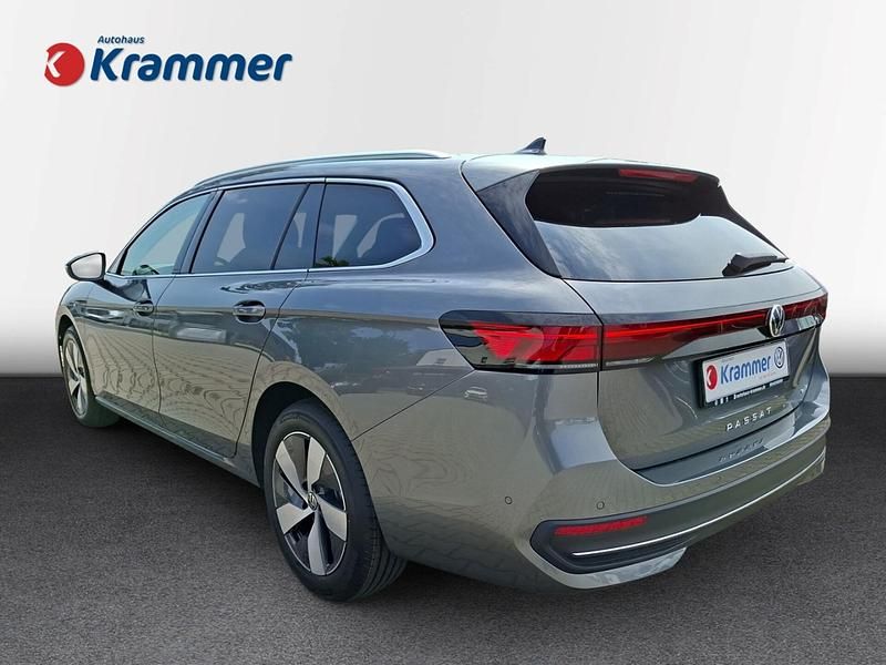 Gebraucht VW Passat Business 150 PS (110 kW) 2025 Grau Kombi