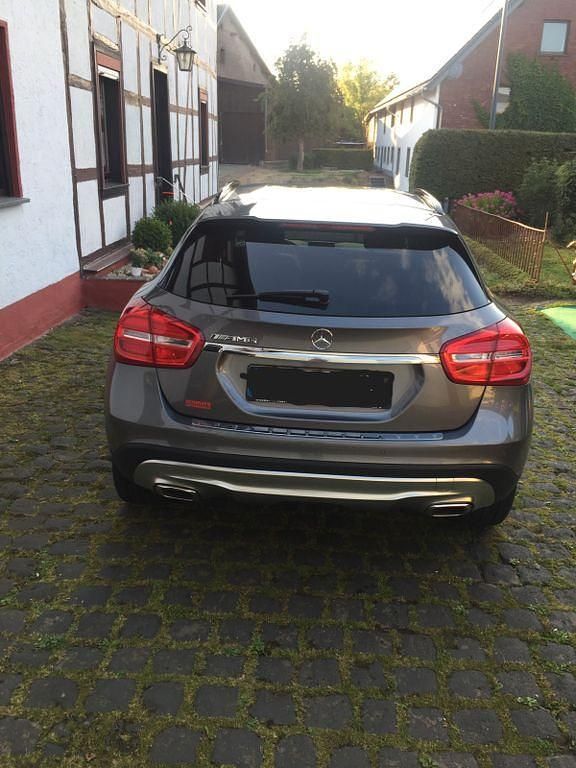 Gebraucht Mercedes GLA200 Style 136 PS (100 kW) 2014 Grau SUV