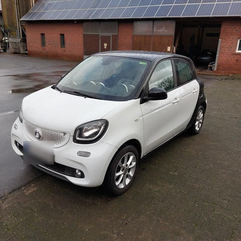 Gebraucht Smart ForFour Passion 90 PS (66 kW) 2016 Weiß Kleinwagen