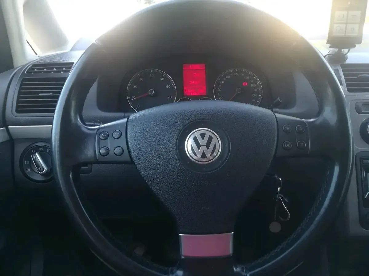 Gebraucht VW Touran 109 PS (80 kW) 2010 Grau Van / Kleinbus