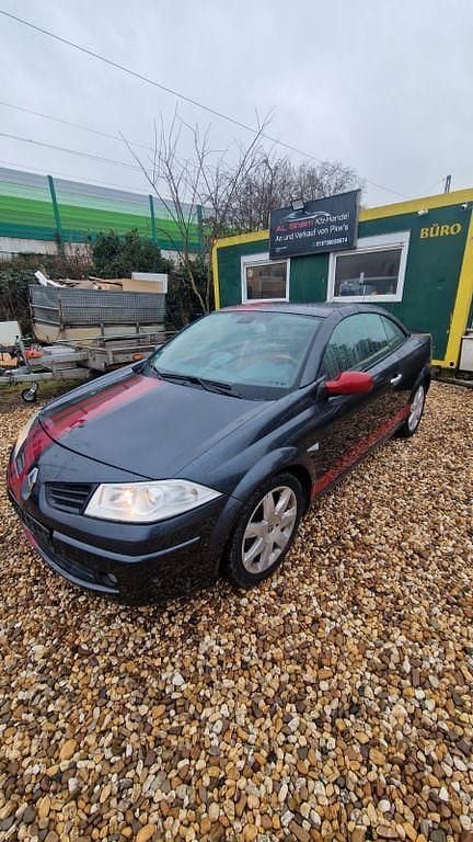 Grau Gebraucht 2007 Renault Mégane Cabriolet Dynamique Cabrio | 2.900 € (Fairer Preis) - Bild 1/4
