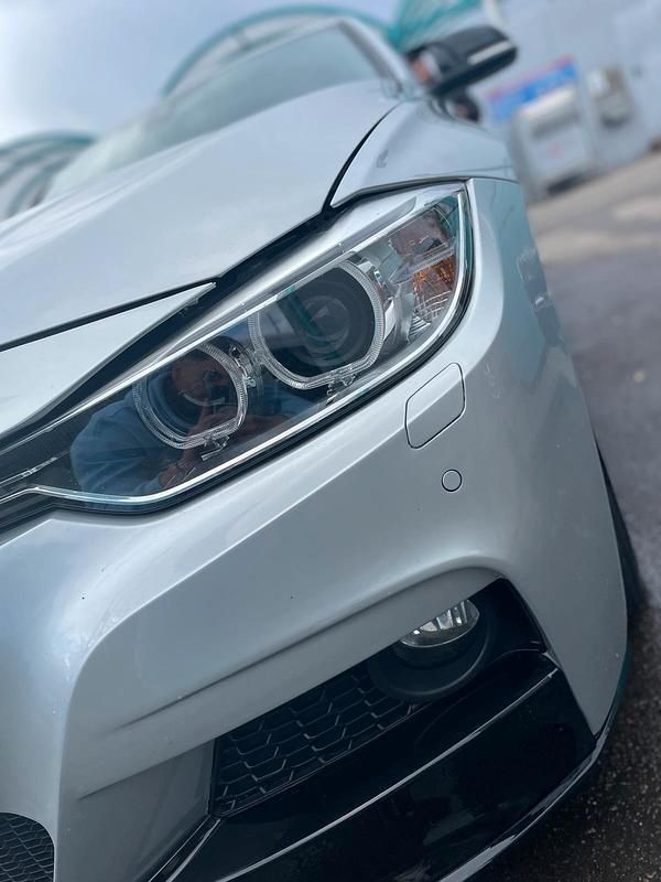 Silber Gebraucht 2013 BMW 330 M Sport Limousine | 14.700 € (Teuer) - Bild 1/4