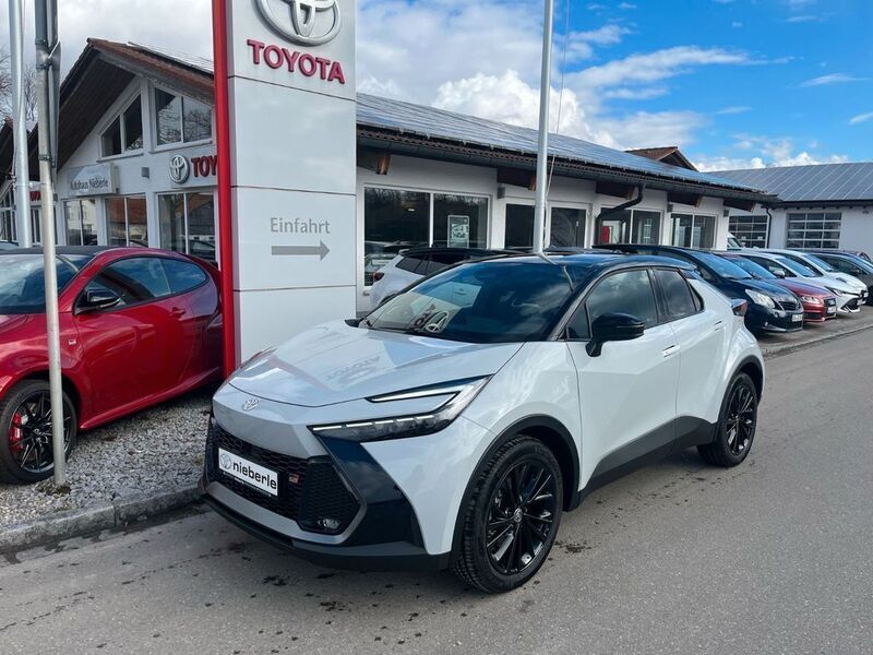 Grau Gebraucht 2025 Toyota C-HR Sport SUV | 42.990 € (Teuer) - Bild 1/4