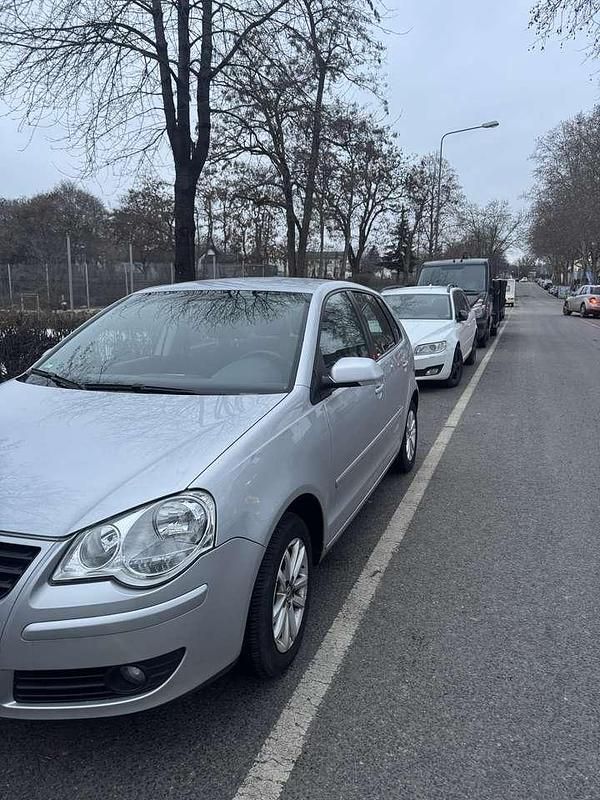 Gebraucht VW Polo Trendline 80 PS (58 kW) 2009 Limousine