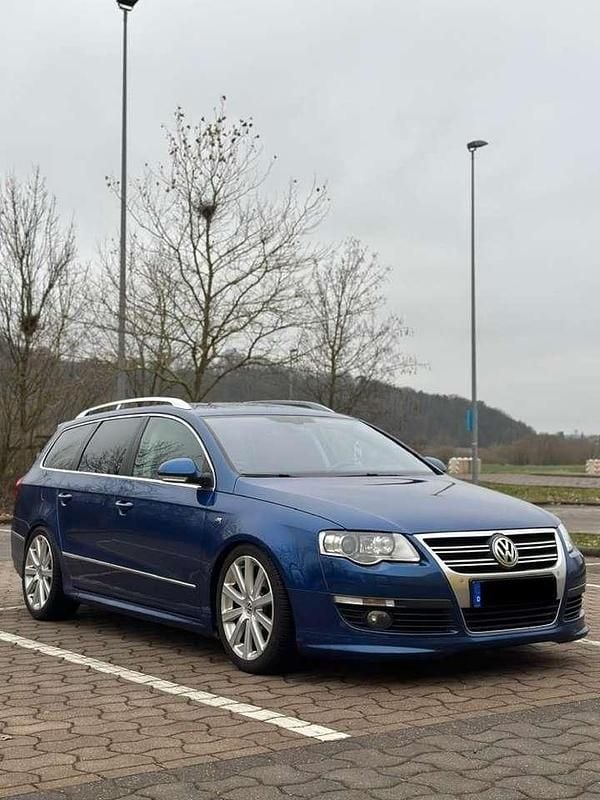 Blau Gebraucht 2010 VW Passat R-line Kombi | 4.450 € (Guter Preis) - Bild 1/4