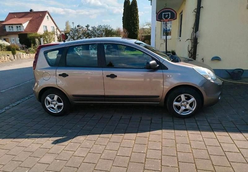 Gebraucht Nissan Note Acenta 88 PS (64 kW) 2009 Beige Kleinwagen