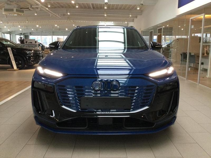 Second-hand Audi e-tron 359 kW (489 CP) 2024 Albastru SUV