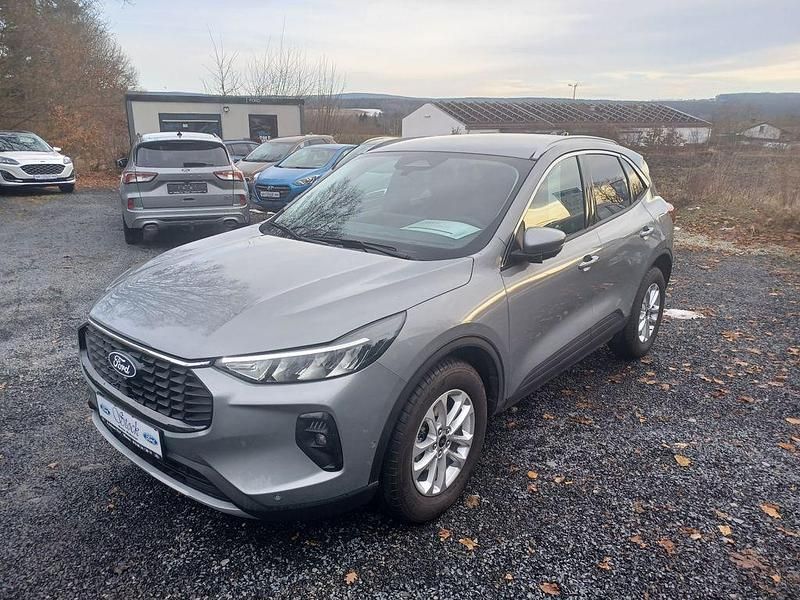 Silber Gebraucht 2024 Ford Kuga Titanium SUV | 30.990 € (Fairer Preis) - Bild 1/4