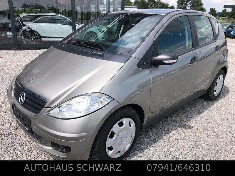 Grau Gebraucht 2005 Mercedes A180 Limousine | 3.650 € - Bild 1/4