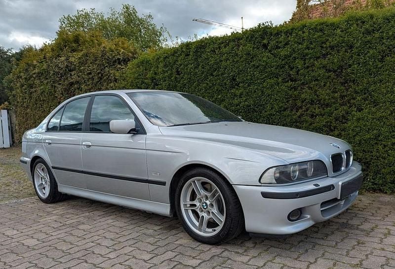 Silber Gebraucht 2002 BMW 530 M Sport Limousine | 8.990 € (Fairer Preis) - Bild 1/4