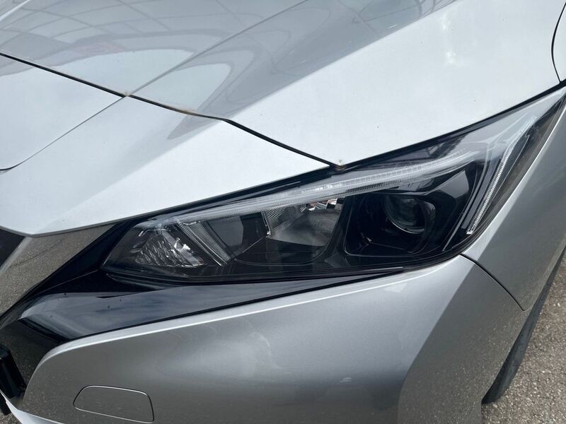 Gebraucht Nissan Leaf Acenta 110 kW (150 PS) 2021 Silber Kleinwagen
