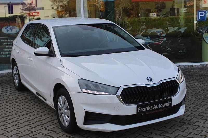Gebraucht Skoda Fabia Active 65 PS (47 kW) 2022 Weiß Limousine