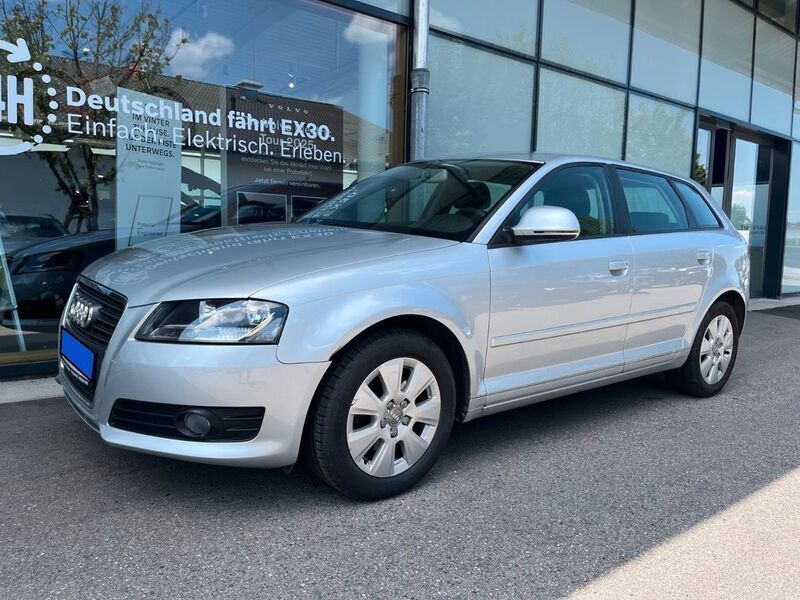 Silber Gebraucht 2009 Audi A3 Sportback Attraction Limousine | 3.999 € (Guter Preis) - Bild 1/4