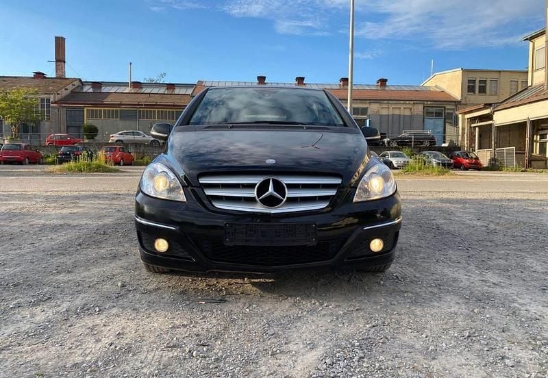 Schwarz Gebraucht 2010 Mercedes B200 Van / Kleinbus | 3.200 € (Guter Preis) - Bild 1/4
