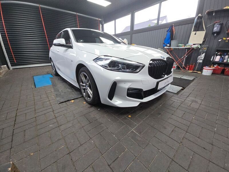 Gebraucht BMW 118 M Sport 136 PS (100 kW) 2021 Weiß Kleinwagen