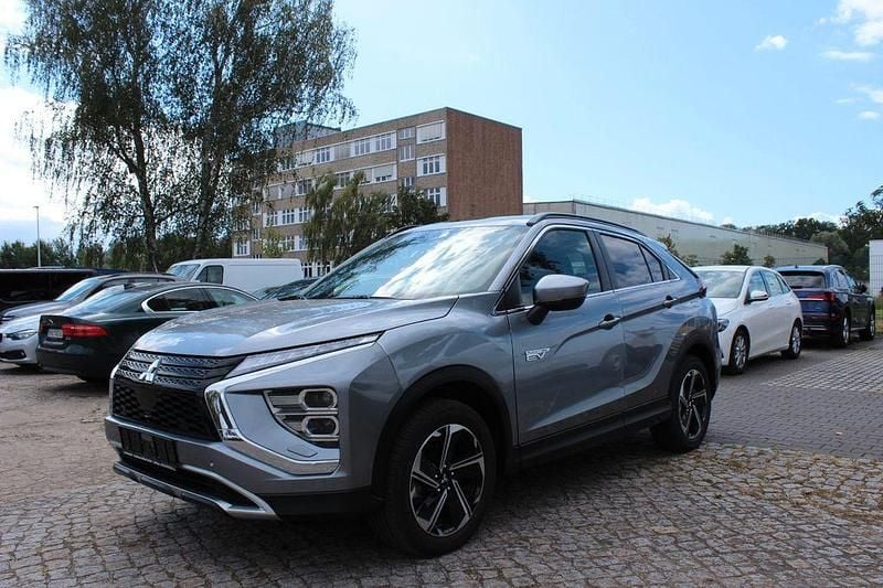 Grau Gebraucht 2022 Mitsubishi Eclipse Cross Plus SUV | 21.800 € (Superpreis) - Bild 1/4