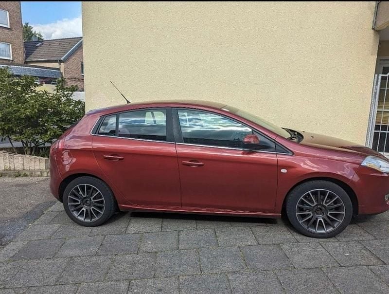 Rot Gebraucht 2008 Fiat Bravo Kleinwagen | 3.450 € (Fairer Preis) - Bild 1/4