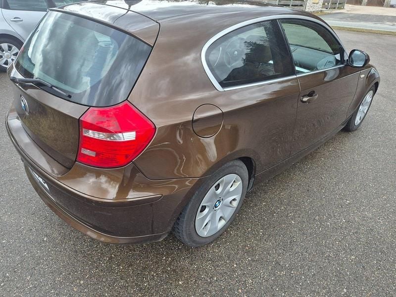 Gebraucht BMW 118 120 PS (88 kW) 2010 Braun Kleinwagen