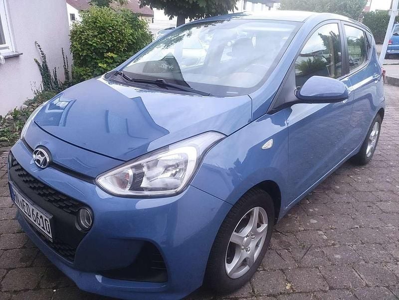Blau Gebraucht 2018 Hyundai i10 Trend Kleinwagen | 10.500 € (Fairer Preis) - Bild 1/4