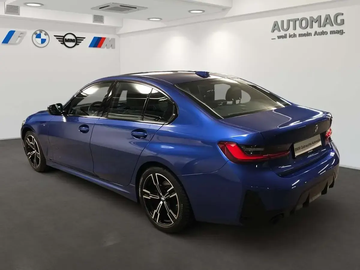 Gebraucht BMW 320 M Sport 184 PS (135 kW) 2023 Blau Limousine