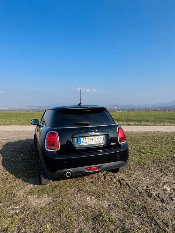 Gebraucht Mini Cooper 136 PS (100 kW) 2019 Schwarz Kleinwagen