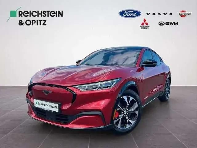 Rot Gebraucht 2021 Ford Mustang Mach-E SUV | 28.990 € (Teuer) - Bild 1/4