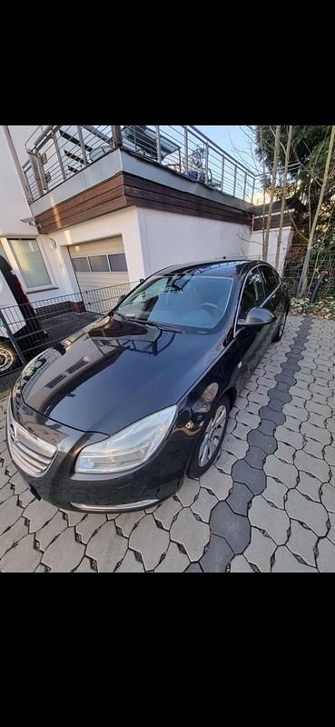 Gebraucht Opel Insignia 163 PS (119 kW) 2010 Schwarz Limousine