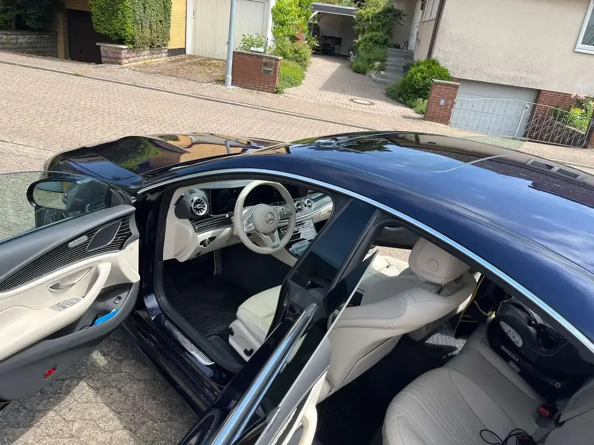 Gebraucht Mercedes CLS220 AMG line 194 PS (142 kW) 2020 Blau Coupé