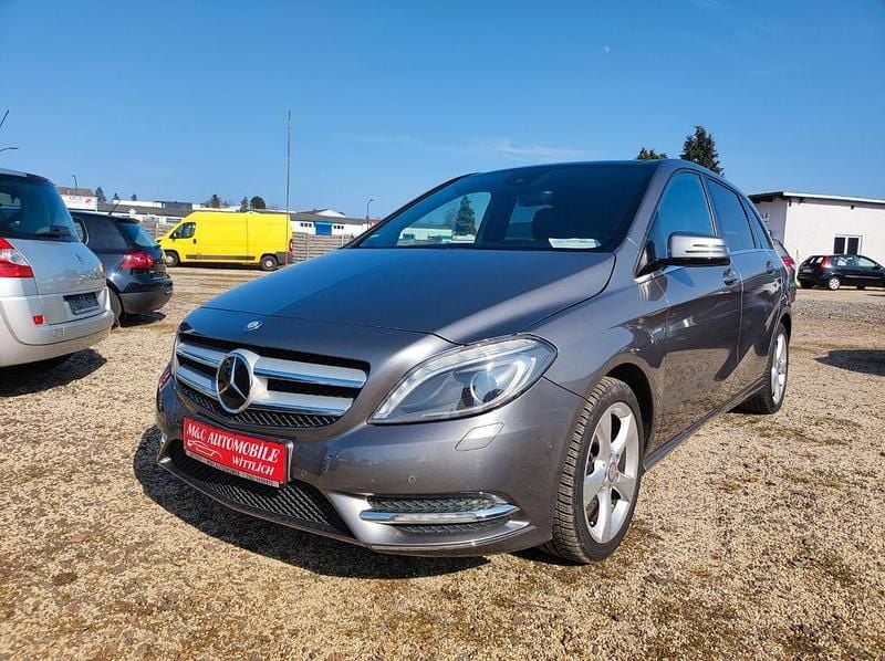 Gebraucht Mercedes B200 136 PS (100 kW) 2011 Grau Van / Kleinbus