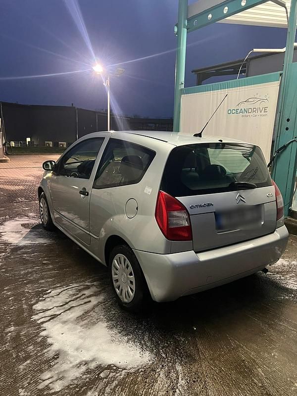 Gebraucht Citroën C2 60 PS (44 kW) 2009 Silber Kleinwagen