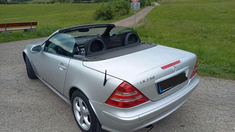 Gebraucht Mercedes SLK230 197 PS (144 kW) 2002 Grau Cabrio