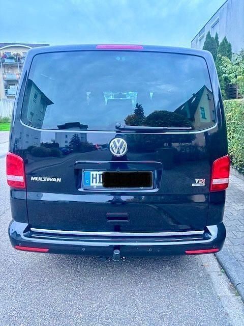 Gebraucht VW Multivan Highline 179 PS (131 kW) 2014 Schwarz Van