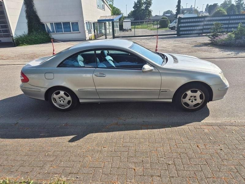 Gebraucht Mercedes CLK320 218 PS (160 kW) 2007 Silber Coupé