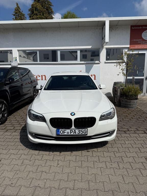 Gebraucht BMW 520 184 PS (135 kW) 2011 Weiß Kombi