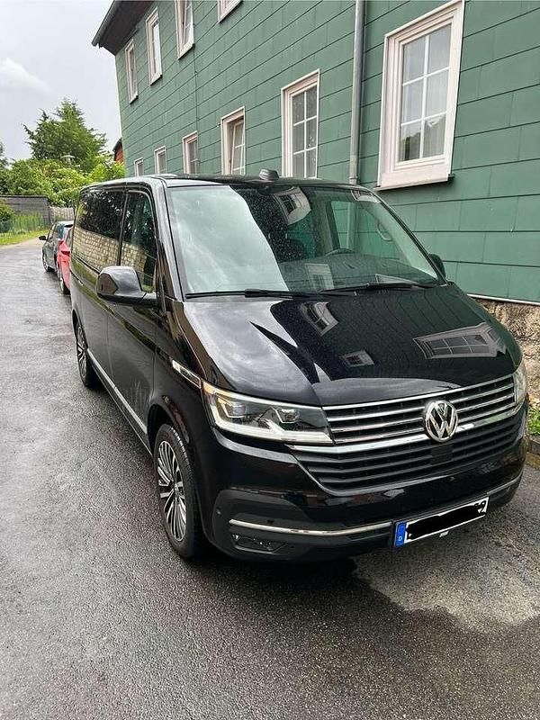 Gebraucht VW Multivan Highline 150 PS (110 kW) 2021 Schwarz Van