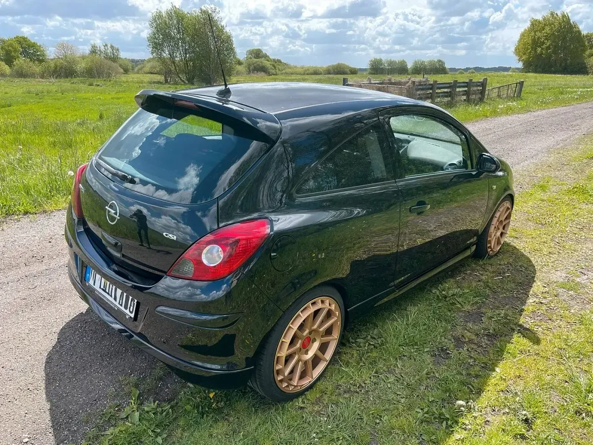 Gebraucht Opel Corsa 150 PS (110 kW) 2007 Schwarz Kleinwagen