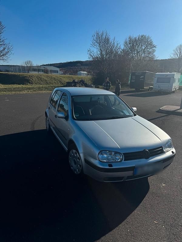 Gebraucht VW Golf IV 75 PS (55 kW) 2001 Silber Kleinwagen