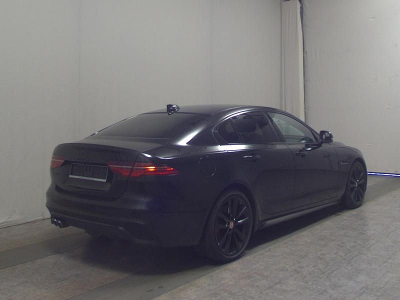 Gebraucht Jaguar XE R-Dynamic 204 PS (150 kW) 2021 Schwarz Limousine