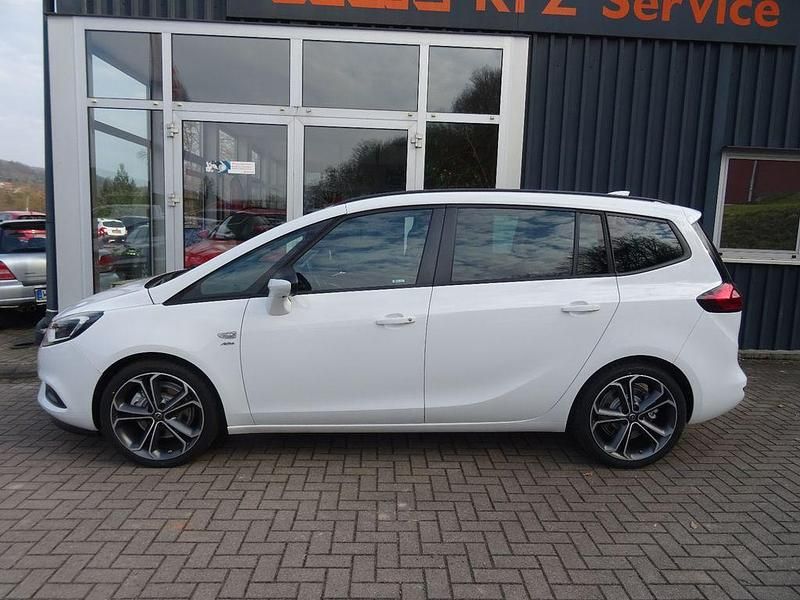Gebraucht Opel Zafira Active 200 PS (147 kW) 2017 Weiß Van / Kleinbus
