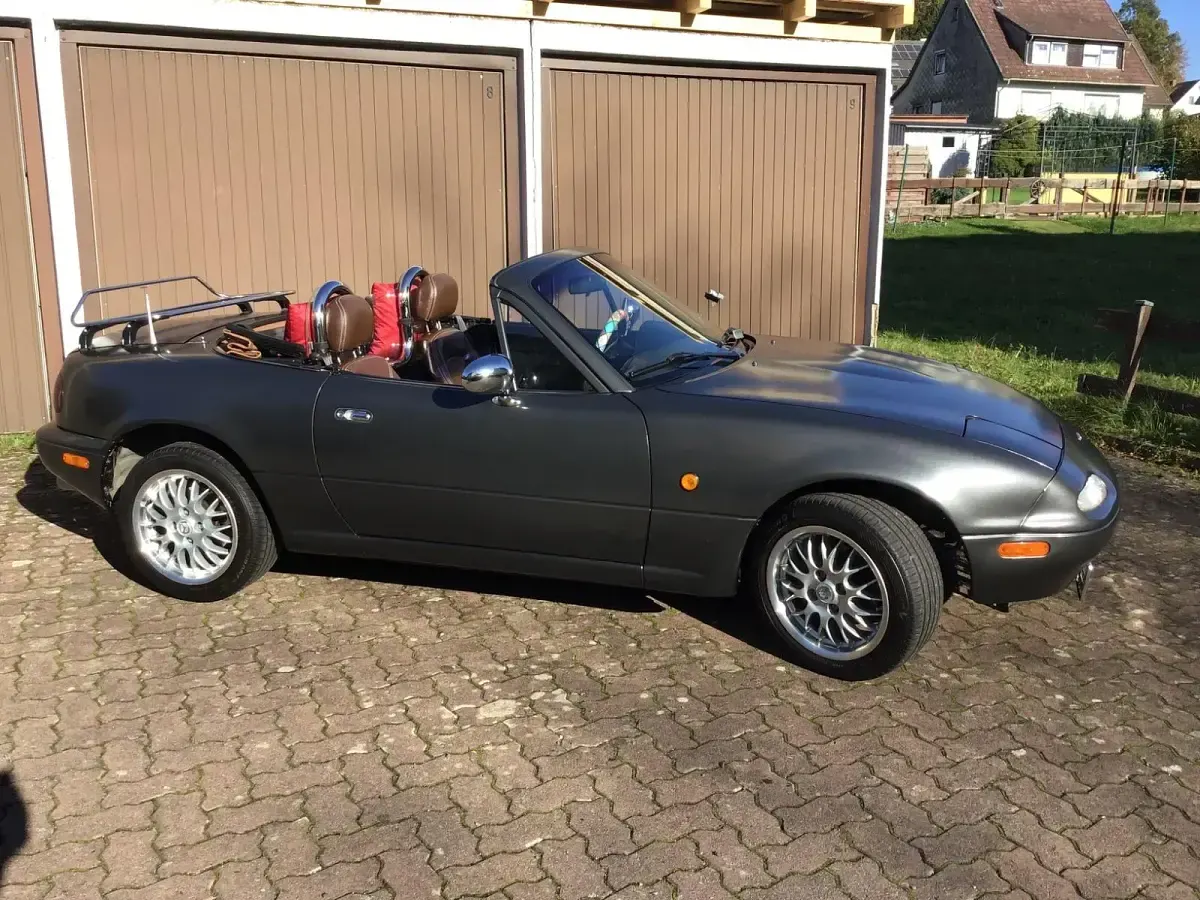 Second-hand Mazda MX5 90 CP (66 kW) 1998 Gri Cabrio