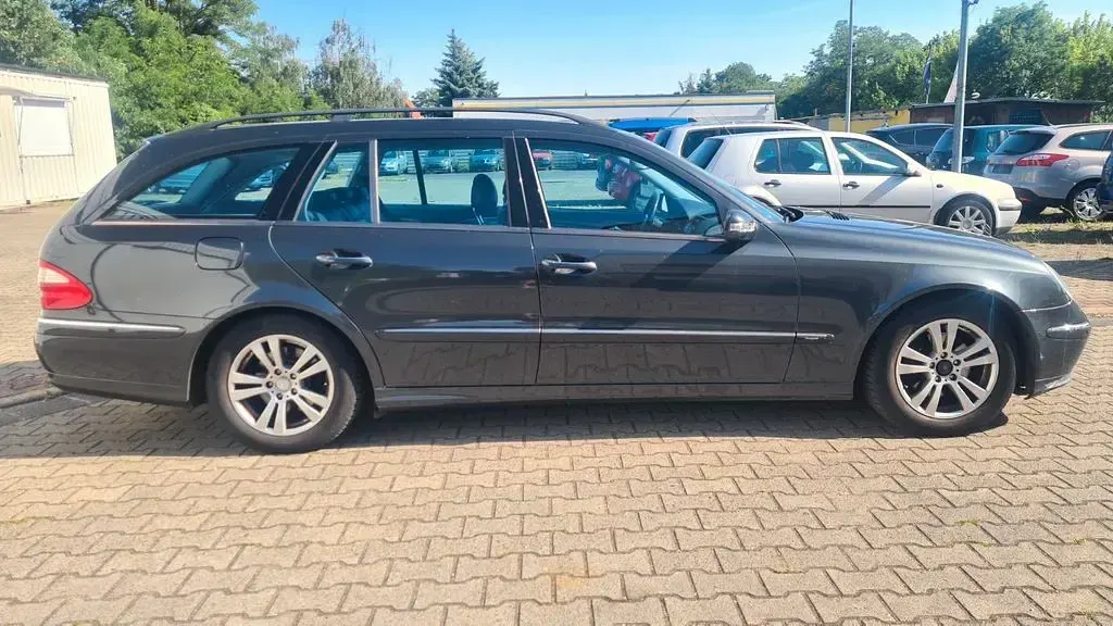 Gebraucht Mercedes E220 150 PS (110 kW) 2004 Grau Kombi