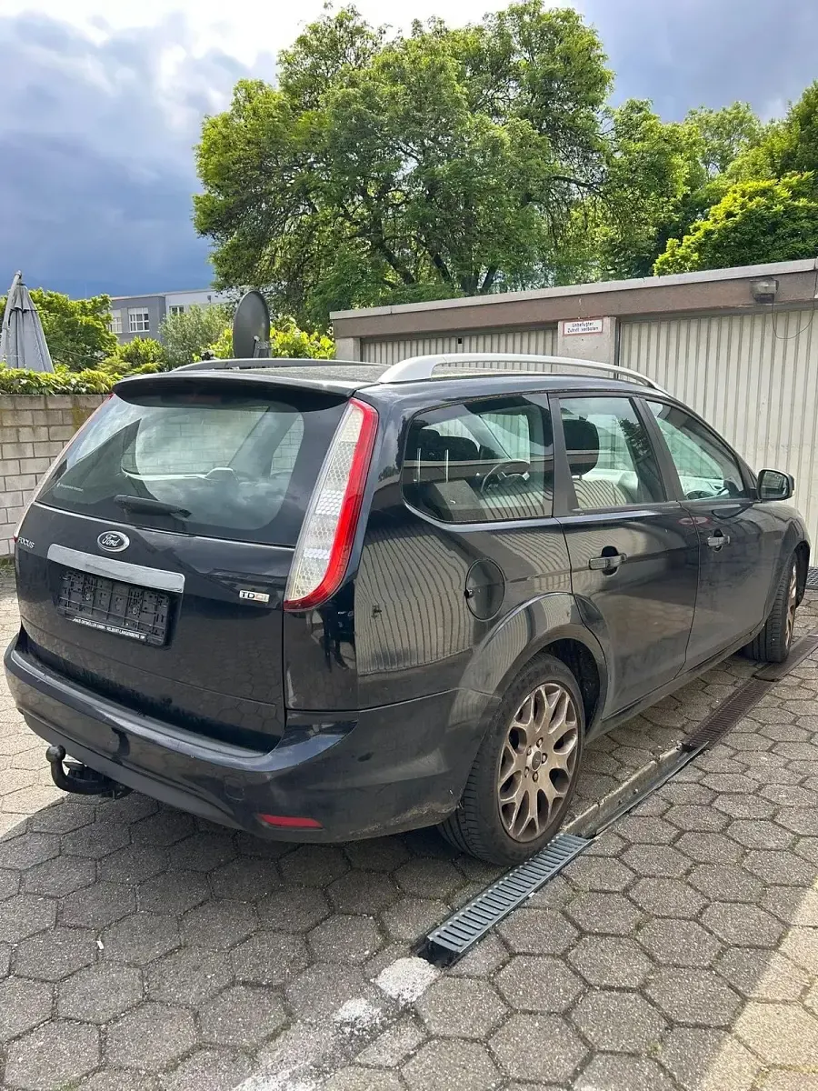 Gebraucht Ford Focus 109 PS (80 kW) 2009 Schwarz Kombi