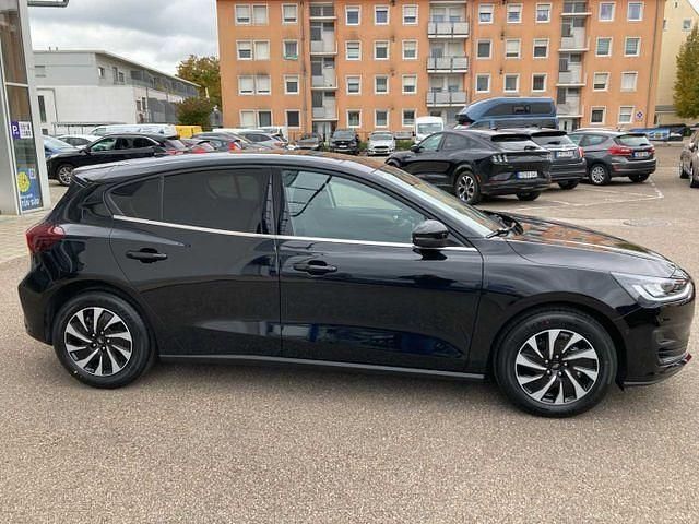 Neu Ford Focus Titanium 155 PS (114 kW) 2025 Schwarz Limousine