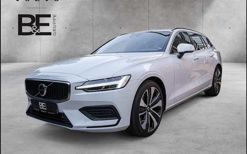 Weiß Gebraucht 2023 Volvo V60 Core Kombi | 32.950 € (Superpreis) - Bild 1/4