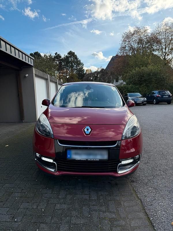 Rot Gebraucht 2013 Renault Scénic III Van / Kleinbus | 5.900 € - Bild 1/4