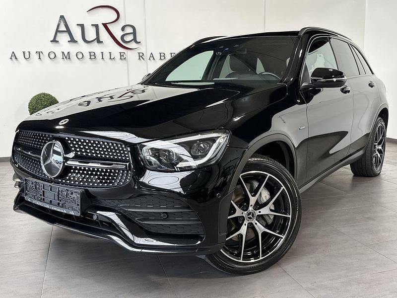 Schwarz Gebraucht 2021 Mercedes GLC300e AMG line SUV | 38.749 € (Etwas zu teuer) - Bild 1/4