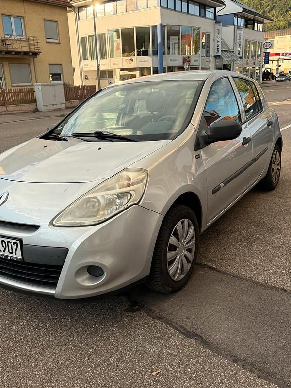 Gebraucht Renault Clio IV 75 PS (55 kW) 2012 Grau Kleinwagen